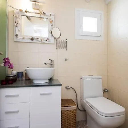 Charming Cycladic-style In Mykonos Old Town *